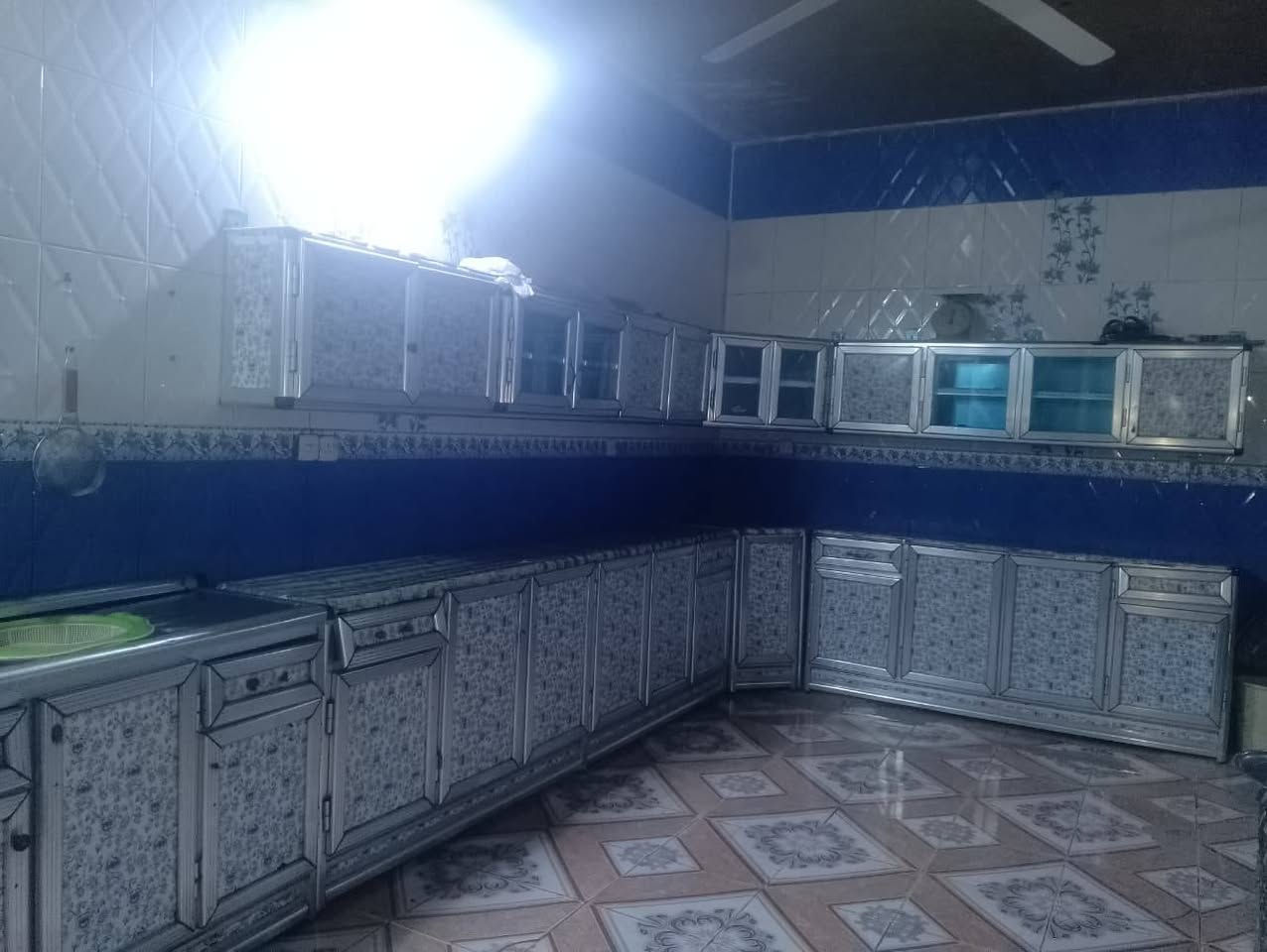 كاونتر مع سنك للبيع مكاني ابو غريب حميد شعبان *********** رقمي بي واتساب #السعر 500 وبي مجال بسيط
