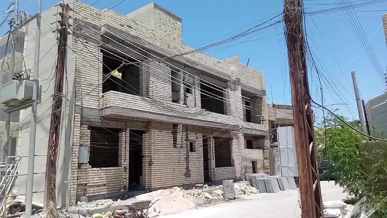 50 متر طابقين للبيع الغزاليه ركن قيد الانشاء يسلم مفتاح الواجهه //12  و النزال //5 متر يحتوي على صاله + مطبخ + غرف نوم عدد //3 // + صحيات عدد //2 يقع على شارع 15 متر قرب شارع المدارس للأستفسار مراجعه مكتب الفهد للعقار الكائن بشارع البدايه مقابيل سوق المائده ***********
