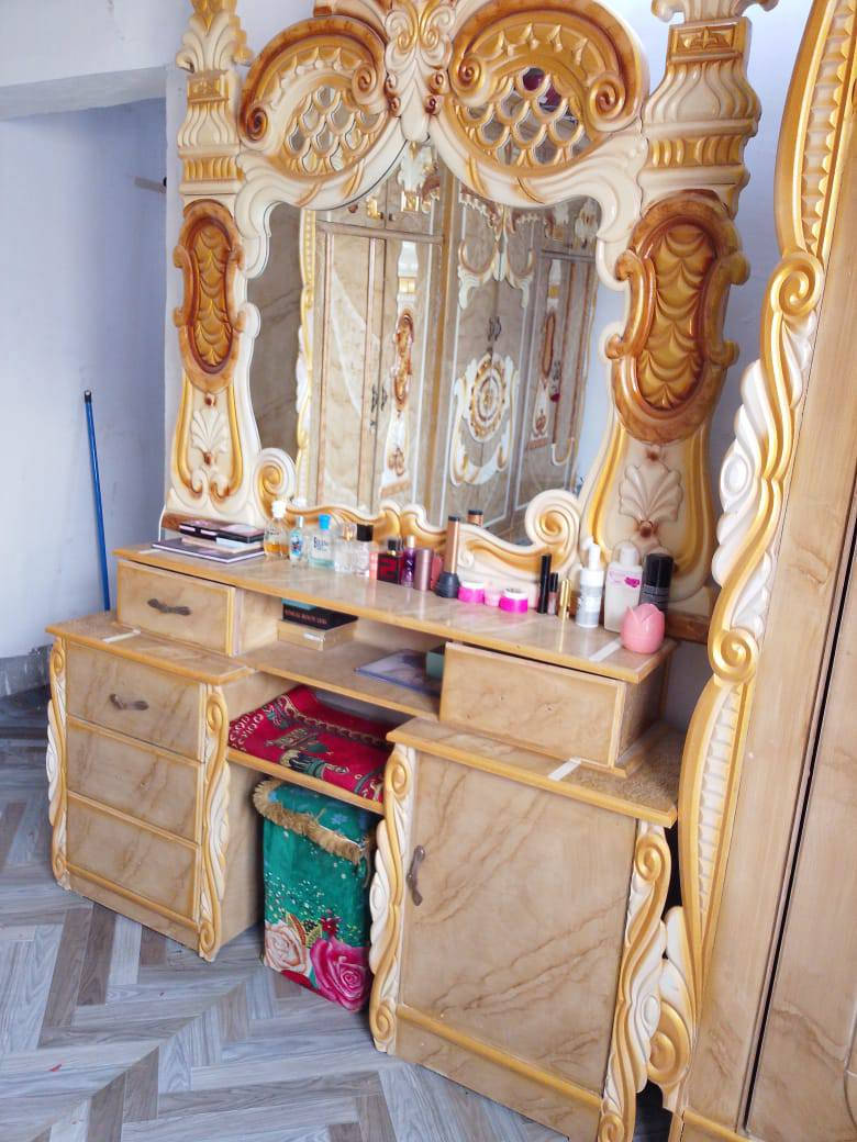 غرفه حراريه فول نضافه في مزاد الرسول العنوان كاطون الرازي لاستفسار ع رقم الهاتف *********** نهايه شارع قبل لحولي ملاحضه مستعدون لشراء كافه المواد المنزليه وغرف نوم
