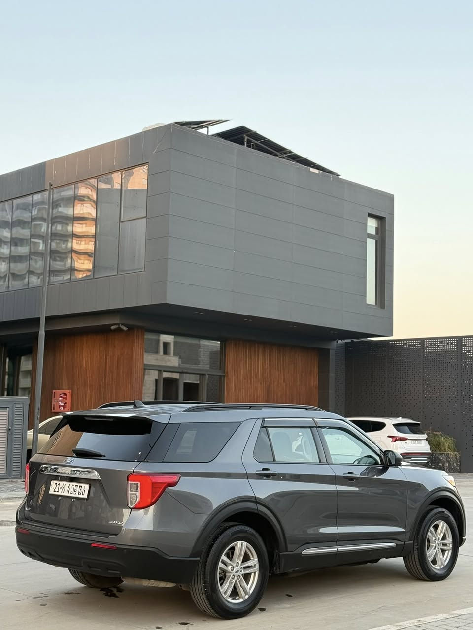 السلام  عليكم ورحمة الله وبركاته 

‏‎‏‎       ——— لـلـبـيع  ———

‏‎‏‎فورد اكسبلورر       —  Ford Explorer

‏‎‏‎وراد أمريكي.     —  ايرباك راجع سستم 

‏‎‏‎الموديل           — 2024 

فئة.                 — XLT /4WD 

حجم المكينه   — V4/2300T

‏‎‏‎اللون               — نفطي  

‏‎‏‎المسافه المقطوعه — 24.000 

‏‎‏‎حاله السياره. — التقرير داخل المنشور(بدون دواخل بدون شاصي)

‏‎‏‎المواصفات 
‏‎‏‎- بصمة تشغيل 
‏‎‏‎- بصمة أبواب 
‏‎‏‎-تشغيل عن بعد 
‏‎‏‎-ترحيب عند الاقتراب 
‏‎‏‎- رادار جانبي 
‏‎‏‎-رادار امامي 
‏‎- رادار خلفي 
‏‎‏‎- شاشه كبيره تدعم نظام الأبل كار باي ونظام الاندرويد 
‏‎-تدفئة ستيرن 
‏‎-گير ماوس 
‏‎-دبل اكسل 
‏‎-اوتو هولد 
‏‎-اوتو ستوب 
‏‎-هندبريك بصمه 
‏‎-٧وضعيات قياده 
‏‎‏‎-كشنات تدفئة 
‏‎‏‎- ستيرن بحركه كهربائيه 
‏‎‏‎- تبريد مركزي 
‏‎‏‎- بگ لايت LED 
‏‎-صندوق كهربائي 
‏‎-كشنات VIP ( منفصل )
‏‎‏‎- كود باب 
‏‎‏‎-كرسي السايق والراكب بحركه كهربائيه
‏‎‏‎-تحكم ستيرن جهتين 
‏‎‏‎-تحديد سرعه 
‏‎‏‎-مانع انزلاق 
‏‎‏‎-ليد نهاري
‏‎‏‎-كامره خلفيه دواره 
‏‎‏‎باقي المواصفات المعروفه 

‏‎‏‎السعر            — اكتب تم ويوصلك السعر مباشر 

‏‎‏‎رقم السياره    — السليمانيه   

‏‎‏‎موقع  السياره — السليمانية 

‏‎‏‎للأستفسار.     — *********** - ***********
