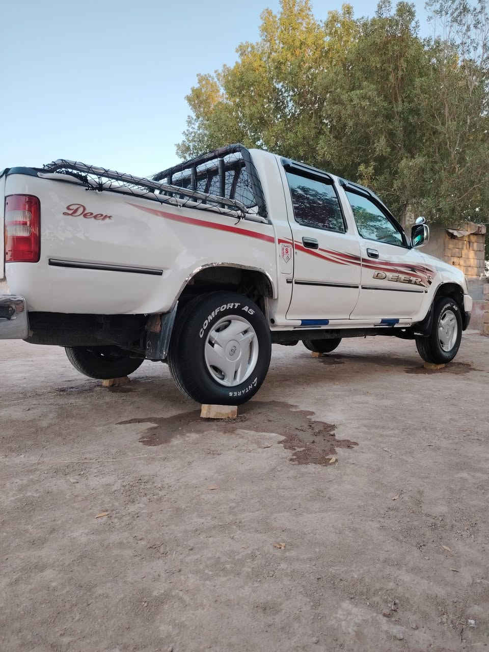 السلام عليكم دير 2006مال مزاد مصبوغه صبغ جمالي
مكينه وكير واكسن وتخم تاير جديد تبريد تدفه كله شغال
كهربايات كله شغاله المكان ذي قار  السعر. 26 بيه مجال
الرقم ***********
