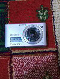 كاميرا سوني 5x يحتاجلها بطارية قابله للشحن سعرها 60 الف وبيها مجال مكا...