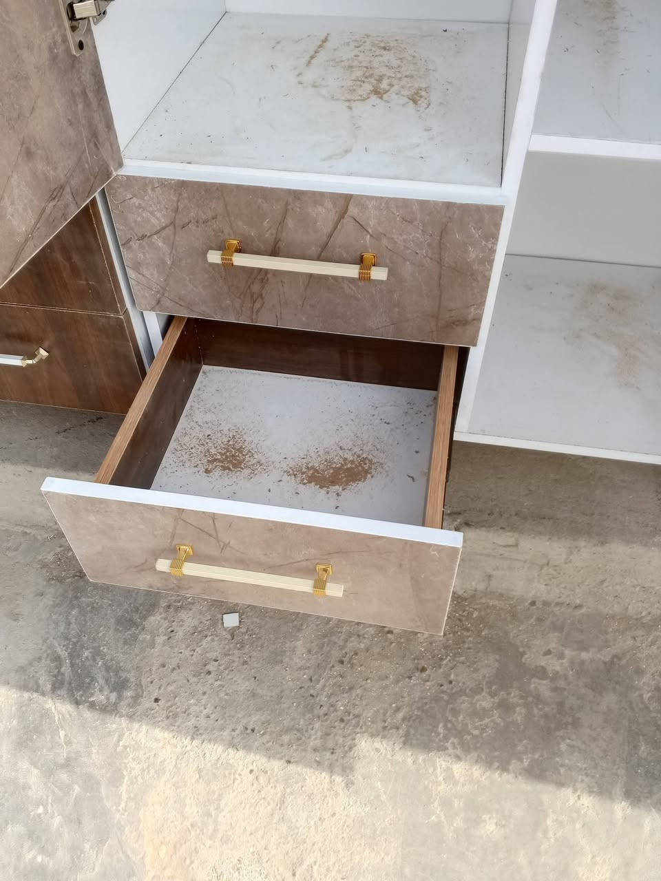 اهلا وسهلا زبائن الكرام توفر ..

توفر كنتور تركي بابين الخشب تركي🇹🇷 العمل عراقي 🇮🇶

يحتوي على 3 رفوف وخانت تعليك ملابس مميز جدآ.. .... 

السعر فقط 240 الف توصيل مجاني جميع مناطق بغداد ...

سكة تركي نوع الشبح الاسود 2 مجرات العنوان بغداد يوجد توصيل كرخ ورصافة 

هاتف *********** بي وتساب 

هاتف *********** بي وتساب
