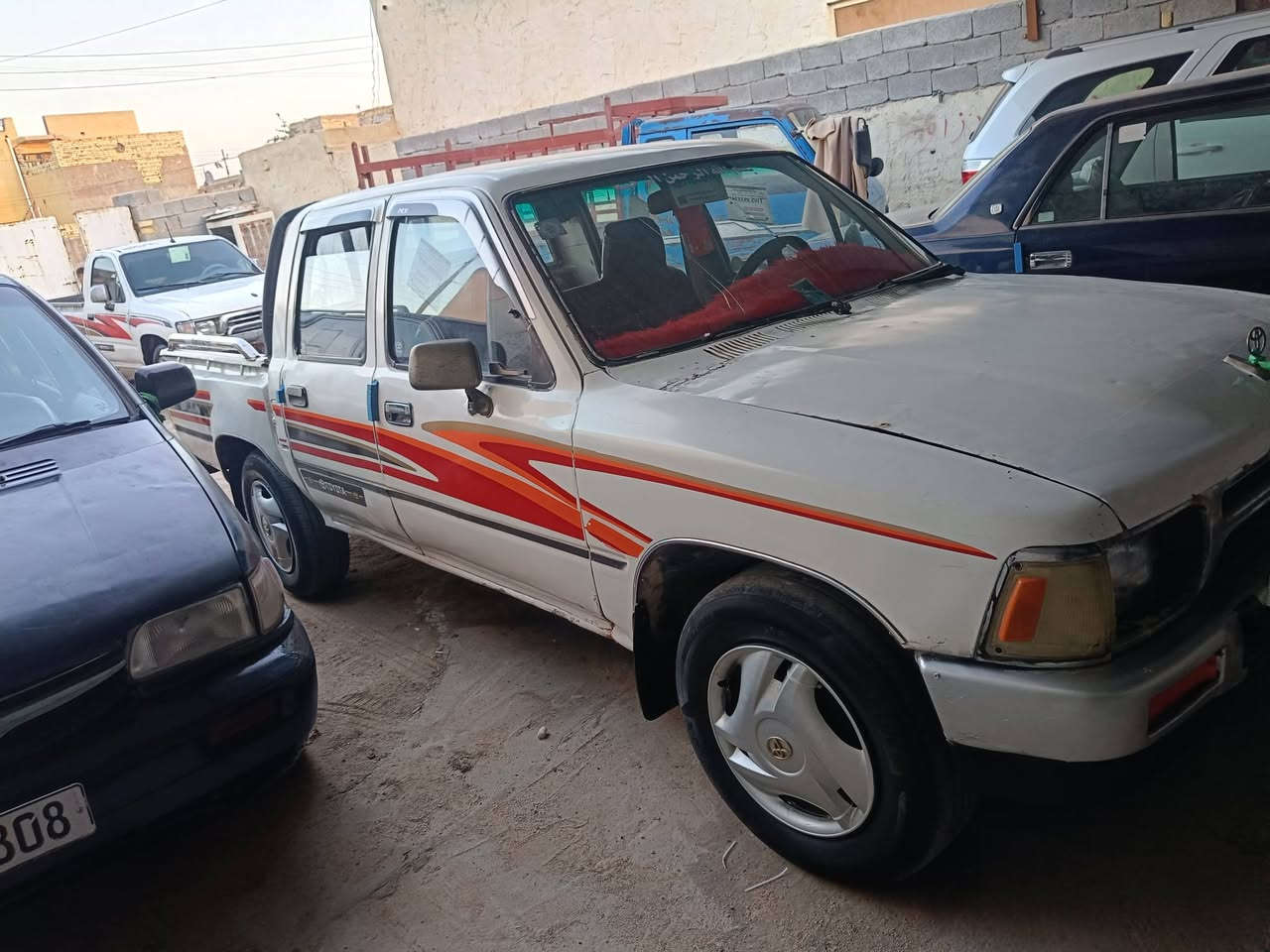 سلام عليكم للبيع بيكم موديل 90رقم واسط نكليزي سنويه 29 مصبوغة جماليه مكفوله من كلبه وضربه شاصي مكفول مكينه بدايت تبخير كير خمسه نمر نضيف تخم تاير نضبف عنوان ميسان ناحيت كميت السعر 38وبيها مجال ***********
