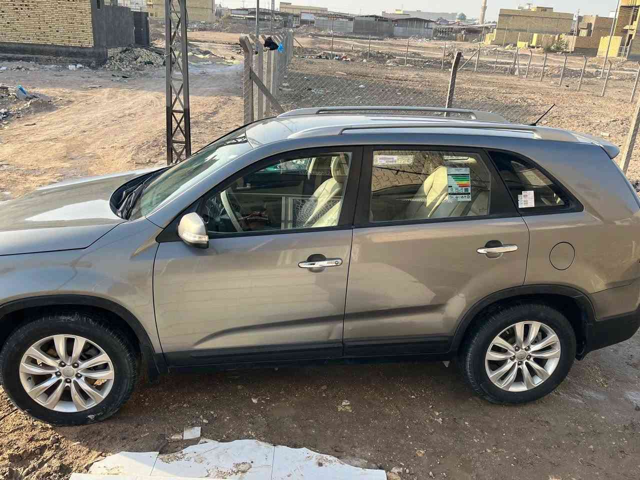 سياره سورنتو 2013 مكفوله من الضربه7راكب سياره حره تبريد ومكينه مكفوله رقم انكليزي السعر145رقم التلفون***********
