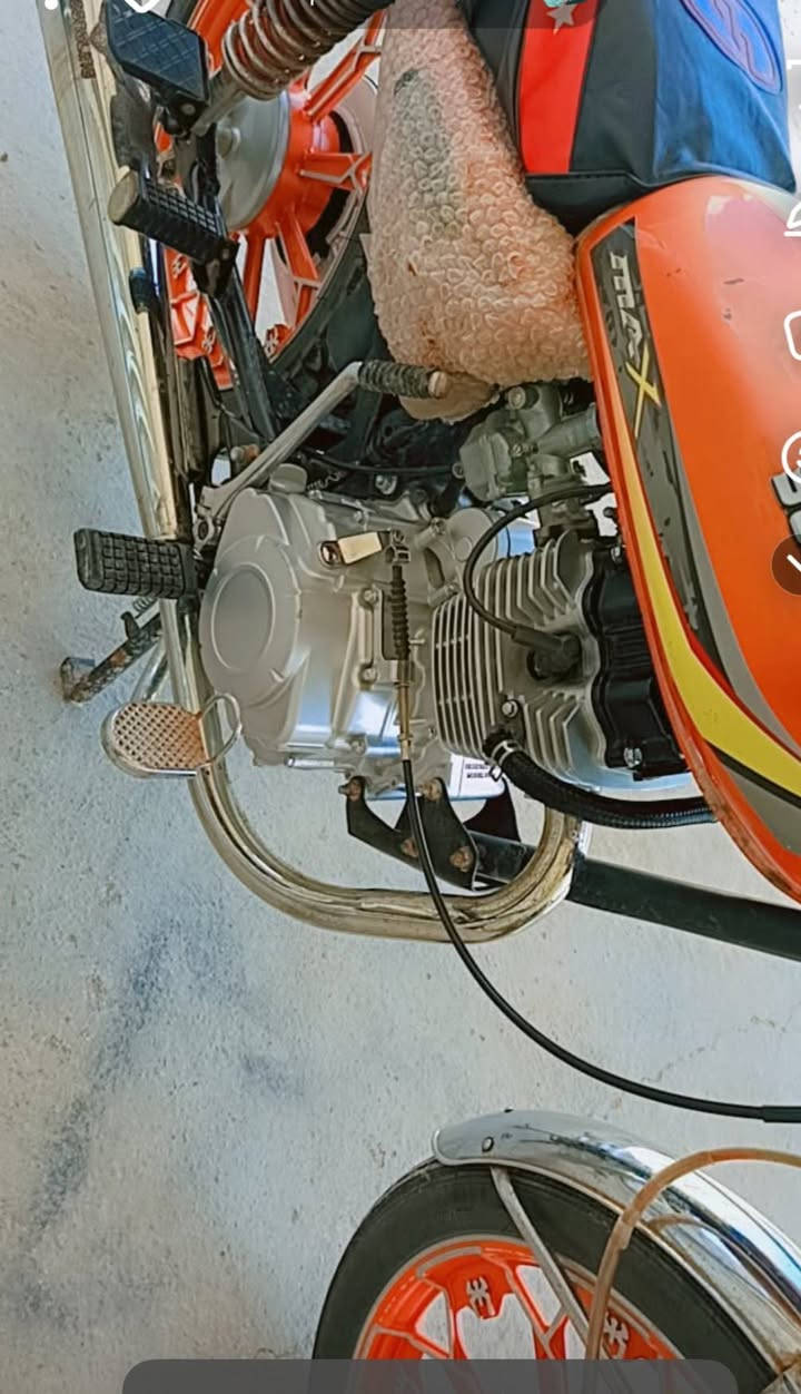 سلام عليكم دراجه للبيع سيفان موديل 2024 مكفولة كفالة عامه اوراق اسكنر كهربائيات كله شغالة الدراجه بعده جديده دشبول شغال السعر 600 وبيها مجال ***********
