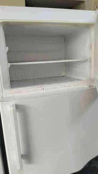 معرض زياد للاثاث المنزلي
ثلاجه نوع يطالي 
درجه اوله ضمانه تاخذ بيه 
تكريت شارع الزهور خلف افران الكرخ لستفسار نتصال *********** حمودي
