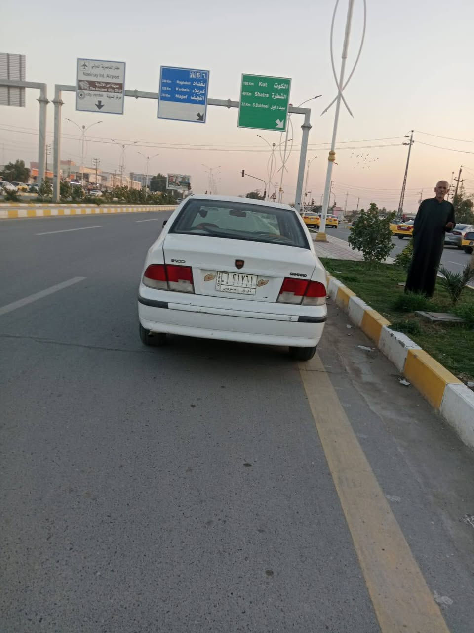 سلام عليكم سمند 2010 نظيفة حدادية كاملة مشط جديد دبلات خلفية جديده عندي بيها وكاله عامه سنويتها ساقطه سعرها33وبيها مجال عنواني الناصرية مركز 
الهاتف***********
