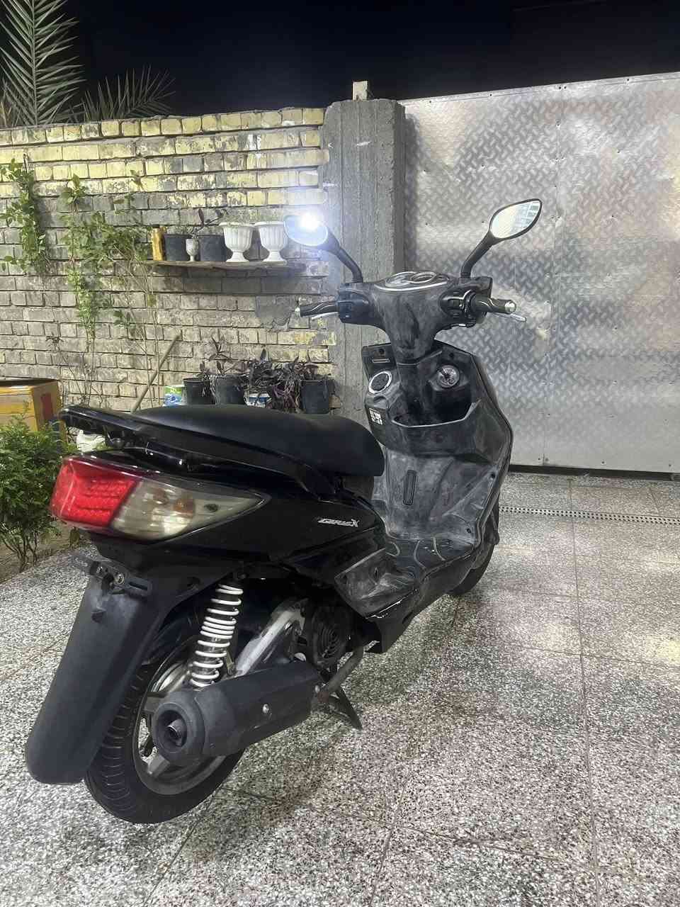 سكنس فحل للبيع دراجه برغي ممفتوح بيها العنوان بغداد سعر 650وبيها مجال رقم***********
