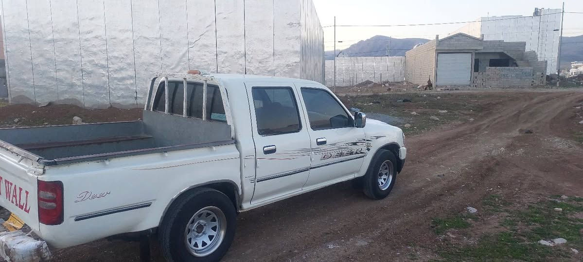 دێر 2007 مەکینە بەخ  مەنەفێست ئەسڵی هەمو گیانی بەشەرت  گێڕ  مەکینه  ئەکسل  توندوتۆڵی  هەمو کارەبای بەشەرت  نیو پارچەی سبوغە  36گەڵاو کەمێک محاملە ***********
