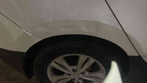 السلام عليكم توسان ٢٠١١ خليجي مكفوله من الضربة لون ابيض رقم مميز بغداد بيها مكانات بارد استخدام منزلي مامتعوبه السياره نضيفة جداً المكان بغداد السيدية 
السعر ١٣٨ مجالها قليل 
***********
