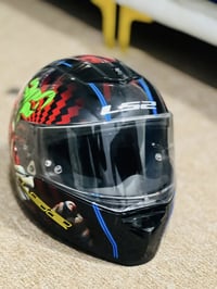 Ls2 ماركة معروفة ام الوشم الاصلي بلادي  واسعارها معروفة من متجر الخوذ ...