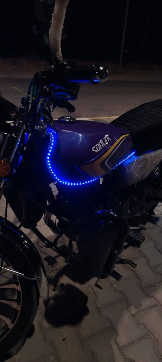 للبيع ماطور سونلنك موديل 2025دراجه بعدها زيرو ((مصروف عليها نشرات فيدراليه درع امبي ثري ستاند موبايل اقواس دراجه مصروف عليها))ماشيه ٤٠٠٠ منفيس كامل دراجه وكاله شرط على ايدي سبانه ما ممدوده عليها شرط المن تجيب يفحص جيب ٤تبديله دهن الها سعر 840وبيها مجال بسيط مكان ((صلاح الدين قضاء الدور)) ***********
