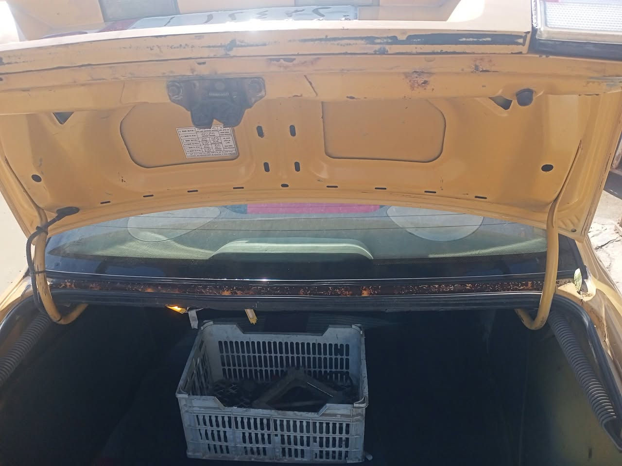 السلام عليكم 
سمند موديل 11
رقم كربلاء 
السياره جديده مكفولة من الضربه كير مكينه تبريد تخم تاير كله جديد
مكاني بابل المركز للاستفسار ***********
