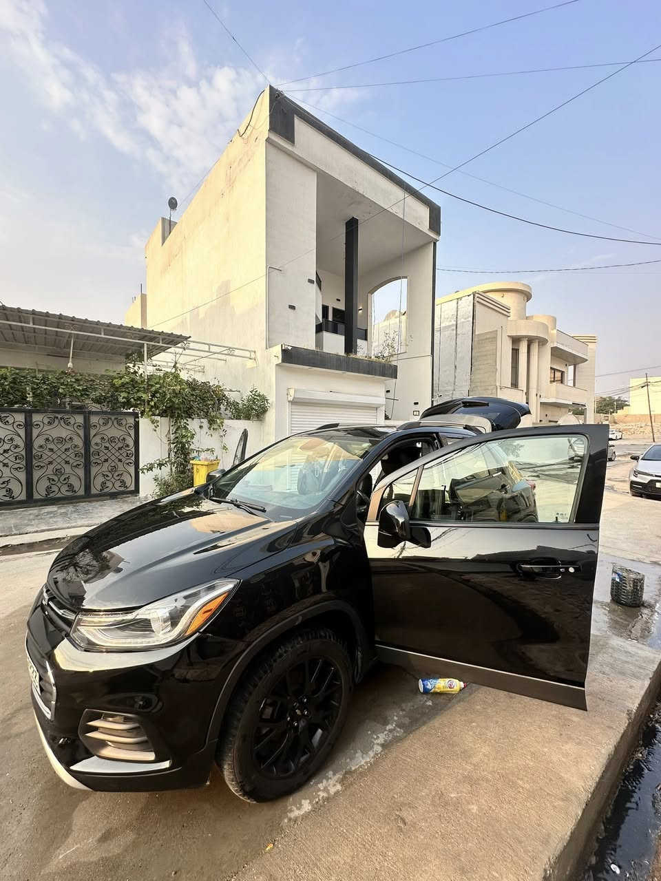 شوفرليت تراكس LTموديل 2022 سنويه ورقم جديد لل 2031 كشن كهربائي حساسات اطارات لايتات ليد 
سياره بيها قطعتين ماشيه 40 الف كيلو سعره 120 وبي مجال ومراوسه حسب القناعه مكان كركوك رقم الهاتف ***********
.
