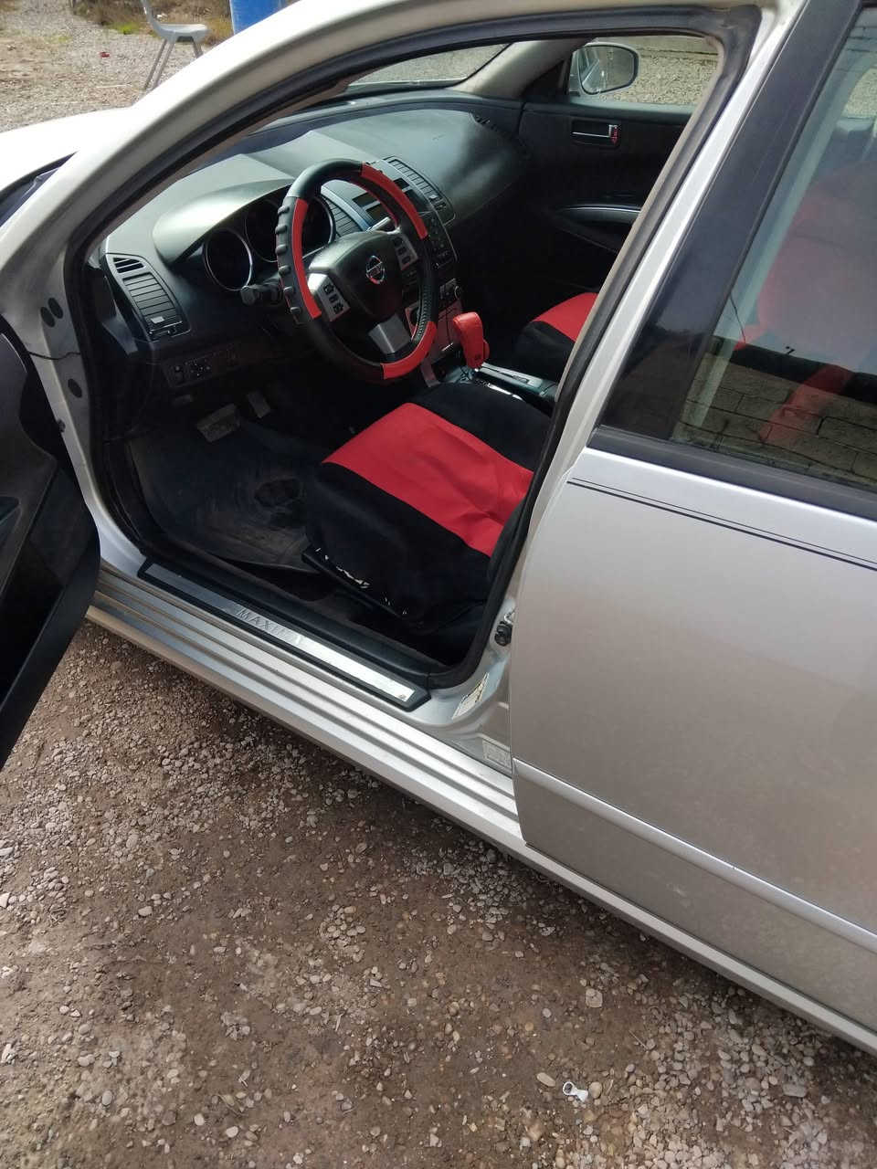 السلام عليكم نيسان مكزما موديل 2008 سياره حلوه حيل تخم تاير جديد غرفتها حيل جديده تبريد تدفئة كهربائيات ابلاد محرك كير كفاله سياره بيها قطعه وحده صبغ بنيد فقط مكان السيارة ديالى ***********
