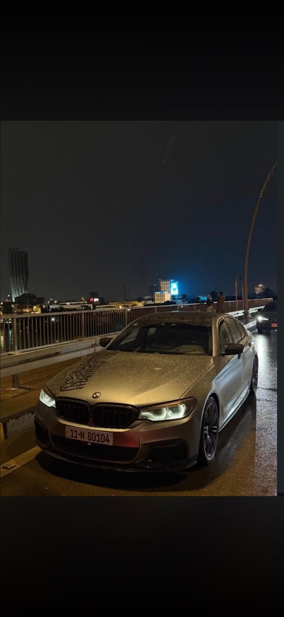 سلام عليكم للبيع bmw540 
سياره موديل ١٩ فول مواصفات ام بكج 
سياره ماشيه ٦٩ الف كيلو فقطط🔥🔥
حادث السياره بنيد مبدل بلادي بدون صبغ
جاملغ گلير فقط بدون اي ضرر 
سياره فووول مواصفاات
كشنات جلد 
خمس بردات
نضام صوت harman kardon
تعلي المسجل و تنصي تغير الاغاني عله حركت اليد
ابواب شفط 
صندوق يفتح و ينغلق بحركه القدم
داتاشو 
وهواي بعد من مواصفات ال ام بكج المعروفه

سياره عليها بعض الاضافات 
سماعات جانبيه مال فئه السابعه 
تعريب + الضافت الالوان+ برمجه ستيج٢ + داون بايب + بوابات + تفريغ +بكلايت سموك+ كت كامل لحايه دفيوزر تبات دوسات سبايدر جناح + سقف اسود ppf + سياره مغلفه ppfمات وصارات بيها كردحه خفيفه ف نرفع نصه 
السياره مكفوله كير و محرك كفاله عامه السياره ناصبه كلش و كعدتها كلش حلوه
للاستفسار ***********  
السعر ٣٢٧ وبيها مجال قليل 
وشايف كل الخير الياخذه
