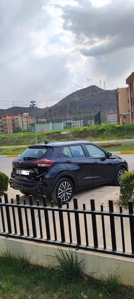 نیسان کیکس 2021 SV
سەیارەکە ۳ پارچەی بۆیاغە بۆنیت و چەمەلاغی لای سەکن و دەرگای سەیاق
دەرگایەکی گۆراوە بە بیلاد
گێڕ و مەکینەی بەشەرت
سەیارەکە زۆر خاوێن و جوان ماوەتەوە
سەنەوی تا 2029 تازەیە
0770 222 8859
0751 846 5216 رانية, السليمانية
