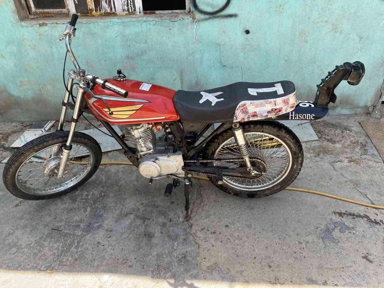 البيع دراجه حلوه مرتبه نقصها بس عقل جيب وشغل بكانها بسمايه سعرها ب٣٠٠ بيها مجال هاذه رقمي ***********
