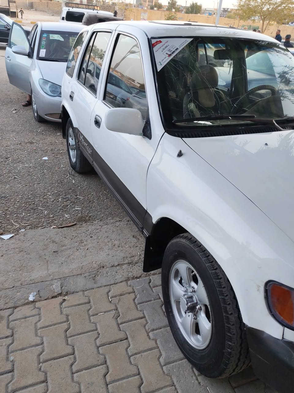 سلام عليكم كيه سبورتج  موديل 96 كير اوتماتيك محرك بلاد 2000 مسكر سياره مصبوغه حزام  جديد واحله من الصور تخم تاير جديد صدر جديد كهربايات كله شغاله تحويل مباشر السياره احله من الصور وسعر 42العنوان الانبار قضاء هيت رقم تلفون ***********
