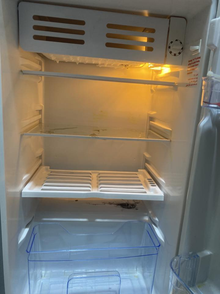 ثلاجه صغيره نضيفه صار سبوع من ماخذته 150بيها مجال


**إذا كنت صاحب هذا الإعلان وتريد حذفه لأي سبب، رجاءا أرسل رسالة إلى الدعم الفني**