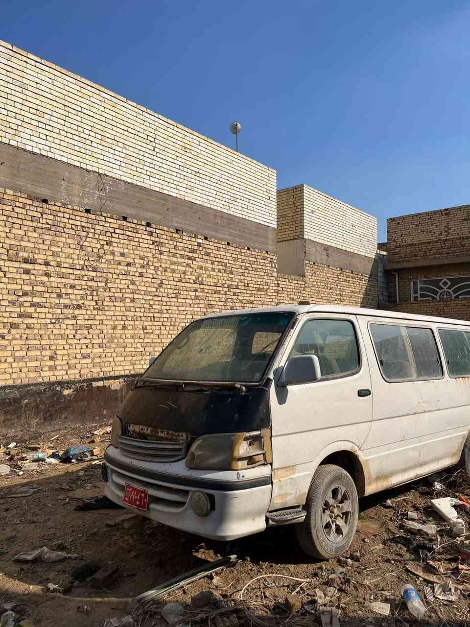 فتون ٢٠٠٩ للبيع السيارة مكينة جديدة بس متروكة صار سنتين ابيع برميل حديد
مكان السيارة الديوانية الزهراء يم مدرسة الشمس 
الرقم ***********
