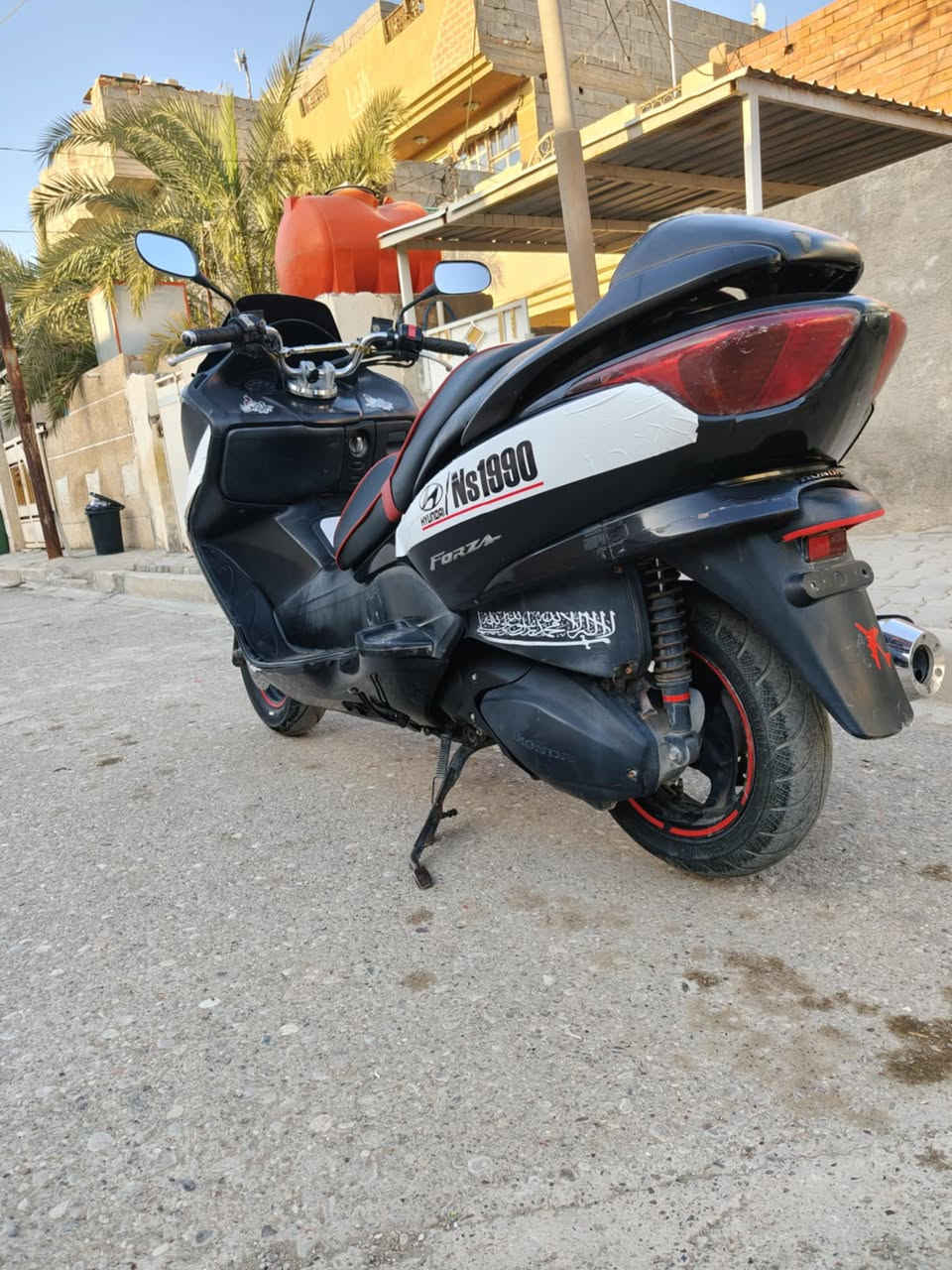 السلام عليكم 
دراجه فورزه 08 لون اسود

دراجه عميه شلعه ومعدل تشك الكاع 

دراجه حلوه شوفت عينك مكينه خرسه وبلاديه منزللها بستم 

بس دراجه معدل ع ستان ١٦٠ نكره سلف باي وقت 

مكاني ديالى بعقوبه سعر ٩٥٠ 

شراي اتصل ***********
