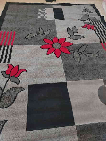 للبيع في حي زيونة قرب سومر هاتف ***********
