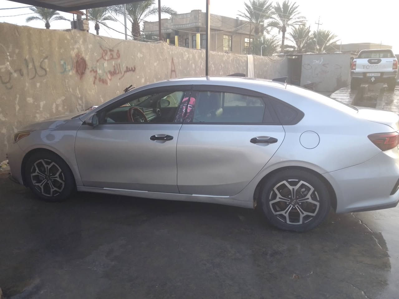 كيا فورتي موديل 19
رقمها اربيل امريكياا
لسياره حادثها بامريكه بابين جهت السايق 
ونضربت عدي بنيد وقبق جنطه بدلتهن مال كصه
وجاملغ صبغ
مكانها بابل
السعر ب130
***********
