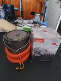 قدر تيتانيوم • تخييم