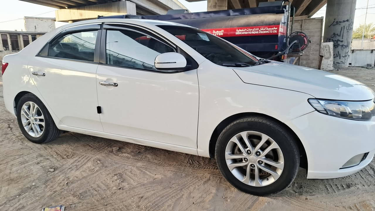 السلام عليكم سيراتو 2011 بيه قطعتيت مبدلات جاملغ وبنيد والباقي مكفول جاهزه من كلشي كير مكينه حداديه تخم تاير اي نقص ما بيه رقم انكليزي بسم كردي تريد وكاله تريد تحويل السعر 97 وبيه مجال قليل المكان طويريج ***********
