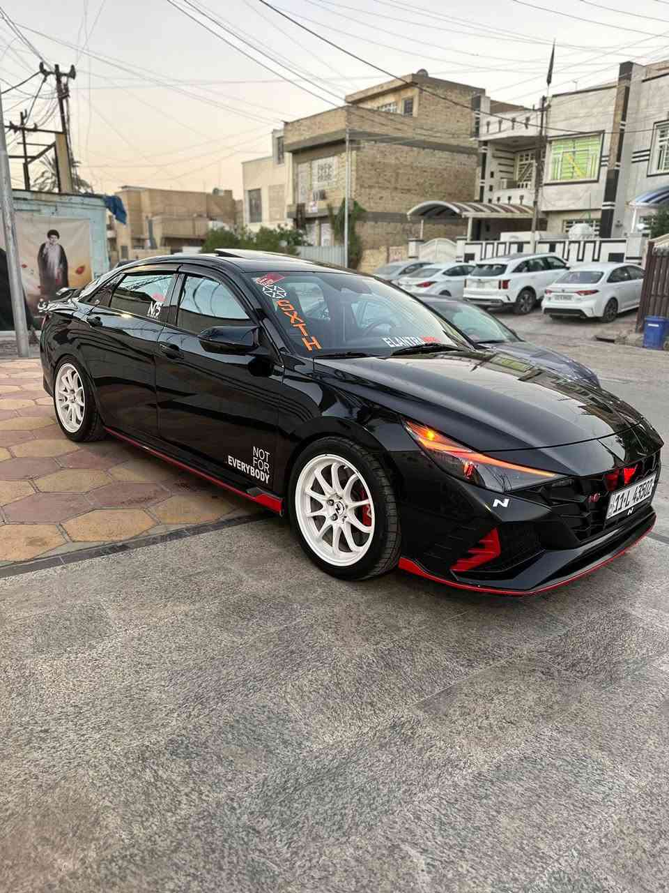 سلام عليكم شباب النترا N للبيع 
موديل: 2023 
ماشية :15 الف فقط اخت الزيرو 
مكينة : 2,000 تيربو🚀🚀🚀
حادث : جاملغ و باب صور حادثها بالمنشور 
الاضافات الي عليهة:
داون بايب صوتها مرعب
شوتة KN 
عطاس تيربو  
جهاز لهب
بلكات ريسنك 
ولف حماوة ريسنك 
فول هوائيات 
كيج قراءة بوست التيربو 
هوائية ضوئية متغير 
ويل 18 رياضي اطلي
لد امامي متغير على التليفون 
احزمة حمر 
وبيهة هواي سوالف 
مواصفات الN معروفة سيارة جديدة 
كشنات حضن و مختم N / فتحة / انارة محيطية 64 لون / رادار امامي جانبي خلفي /حساسات خلفيه/ سستم سماعات BOOS / توقف ذاتي / ثلاثة انظمة قيادة / لايتات 3 عدسات / بك لايت لد 
وباقي الموصفات معروفه والسياره ماناقصها برغي وبالعافيه على الياخذها

الرقم : ***********

السعر : 185 وبيها مجال بسيط
مكاني : بغداد
