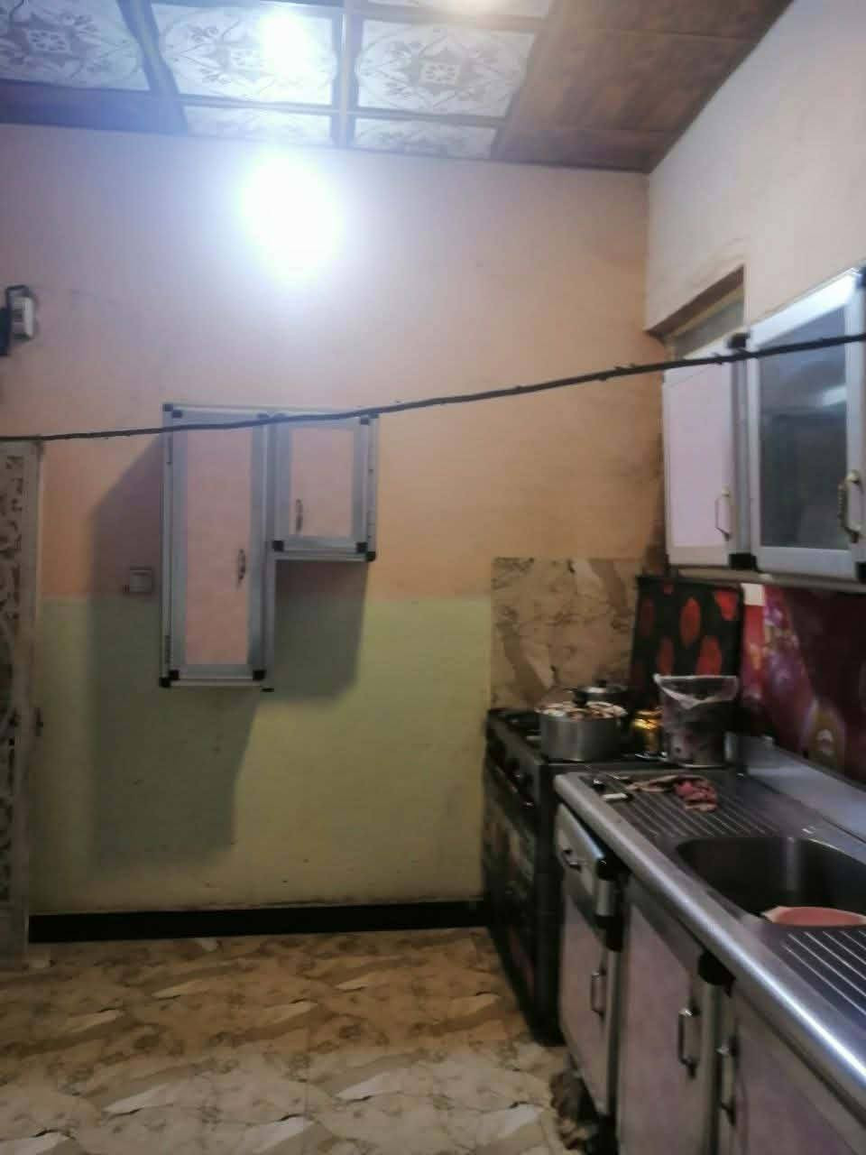 سلام عليكم بيت 100متر طابو صرف يحتوي غرفه نوم وصاله مطبخ مكان حي الوحده قرب شارع سالم الاستفسار ***********
