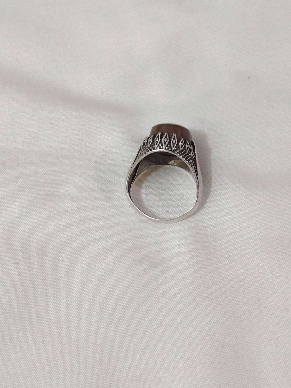 عقيق يماني مختوم 925 فضه
السعر 50 وبي مجال قليل
***********
