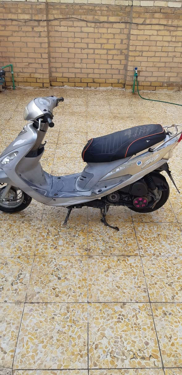 السلام عليكم ماكس منغولي للبيع دراجه بلاديه مال رمبه على ايدي منزلهة كهربائيات كلهة شغاله نكره سلف بيهة كلجات رياضي وبيهة صالنصه اف ام الباقي بلاد مملعوب بي السعر 700 وبيهة مجال اوراق موجوده مكاني الرستميه يم الكليه العسكريه متواجد واتساب ***********
