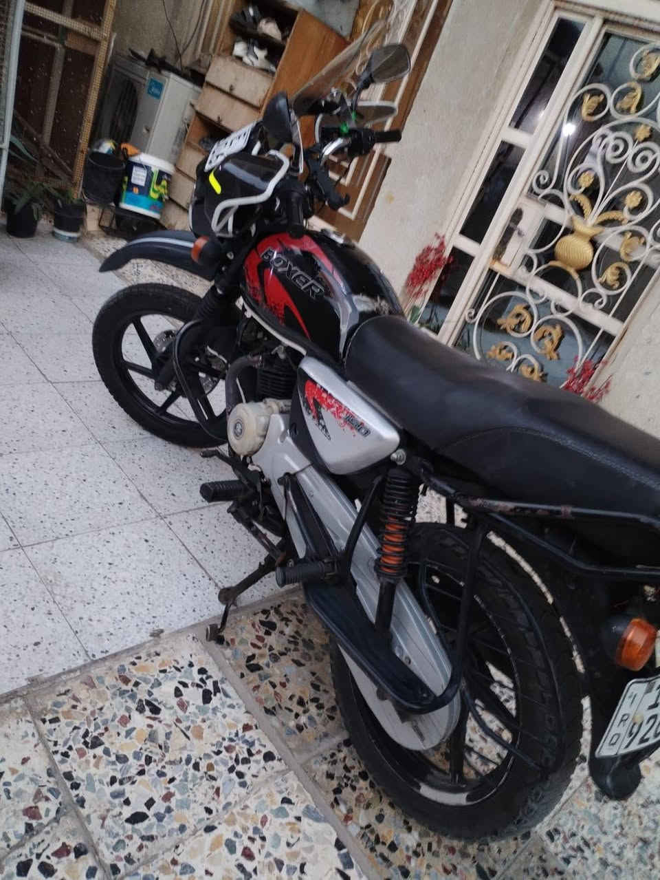 السلام عليكم بوكسر مديل ٢٢ رقم سنويه  دراجه حلوه جاهزه وياه صندوك الأسود جبير .. بيه منضومه زنون عالي ناصي أصلي ثلجي تخم تاير جديد بيه بور شحن سعره ب  ١٩٠٠ بيه مجال مكاني بغداد الأمين الثانيه رقمي *********** شراي يتصل رقمي الثاني ***********
