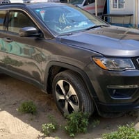 للبيع جيب كومباس  ٢٠٢٠ الضرر  بربع نيد  جاملخ الايمن مرفق بالسونار الع...