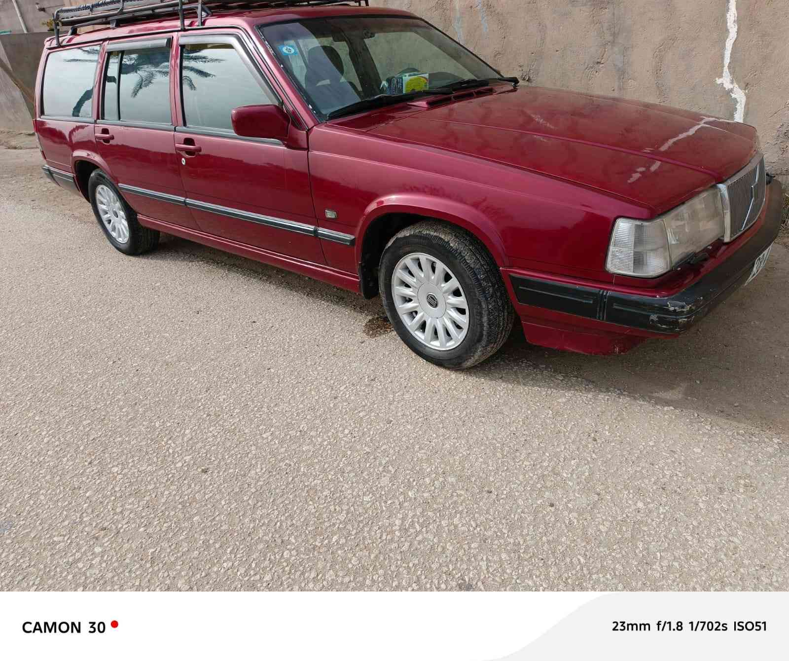 السلام عليكم 
فولفو 1994 للبيع 
السياره مصبوغه عام جماليه فقط 
السياره جاهزه من كلشي 
كهربائيات شغاله 
حداديه جديده ستوه شادها 
تخم تاير جديد 
سياره جاهزه خير من الله كامله من كلشي 
سعر : ٨٠ ورقه وبيهه مجال 
للاستفسار ***********
عنواني النجف قضاء المشخاب
