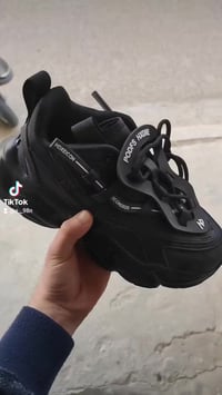 بلنسياكا • شي ان • غير ملبوس