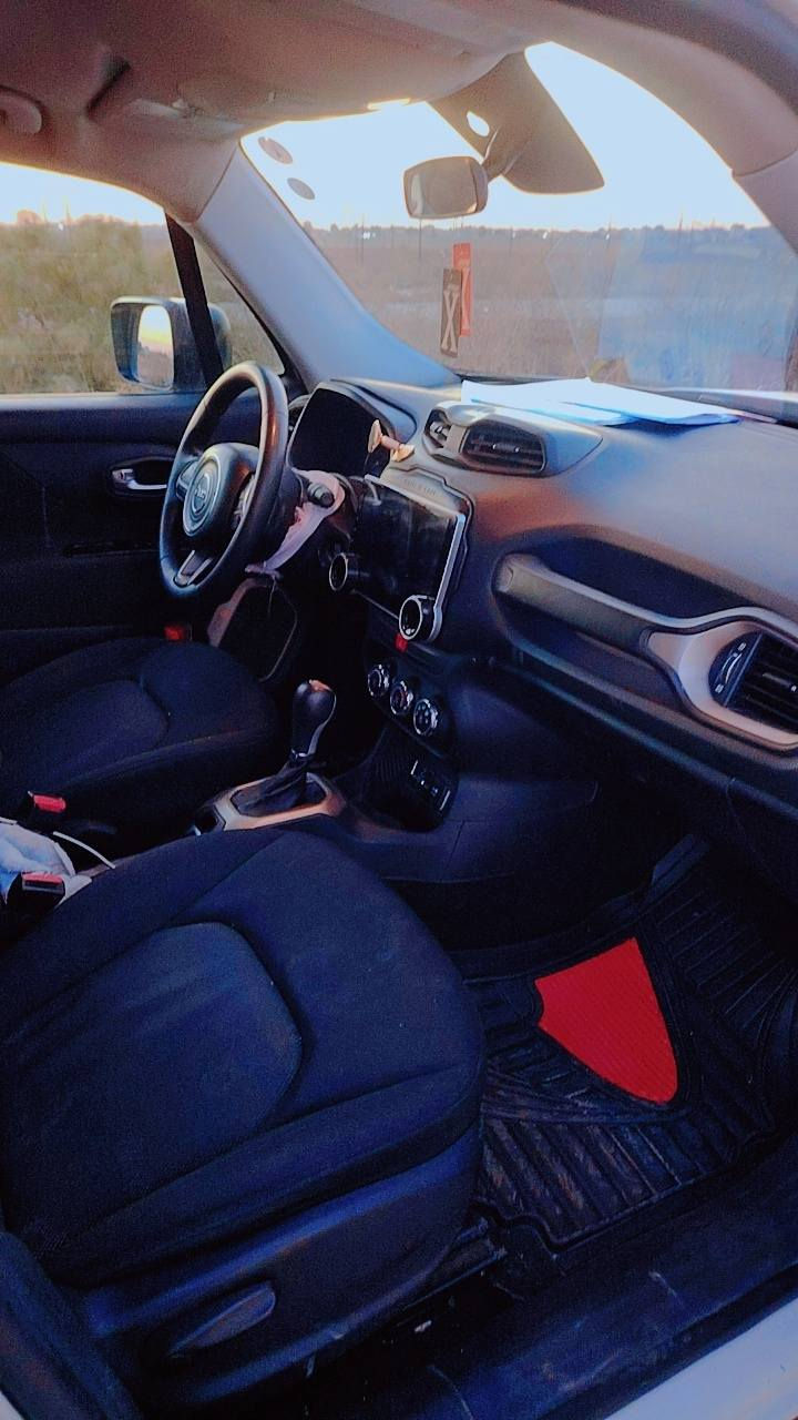 سلام عليكم جيب للبيع مديل 2017ماشيه 102  وبيه منضومه غاز ابو 80 وصور الحادث بالمنشور قفل125 رقم صاحب سياره *********** واتساب فقط
