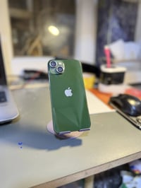 للبيع ايفون 13 ذاكرة 128 الجهاز نضيف لا مصلح و لا واكع بطارية 85 سعر 3...