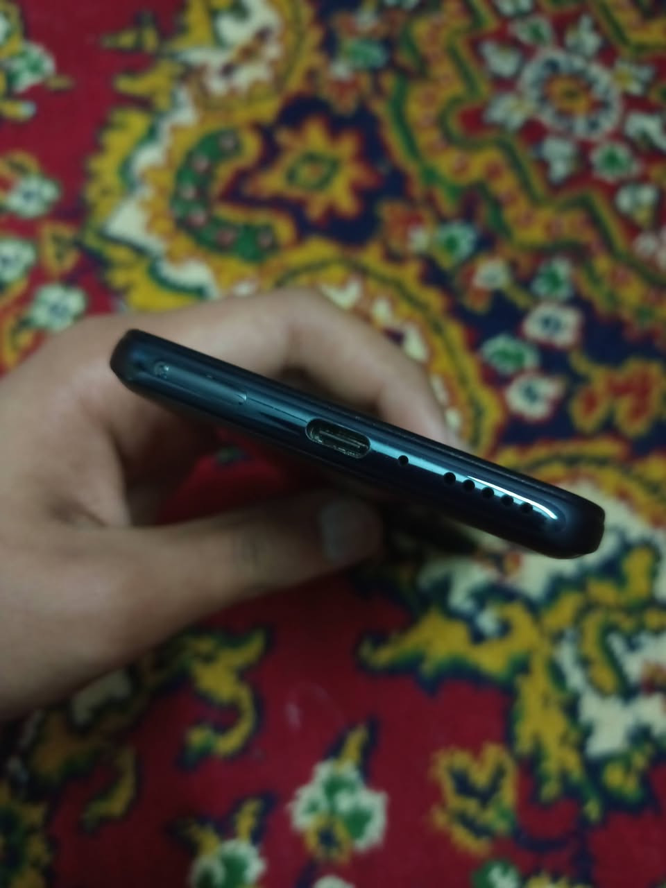 ​📱 للبيع أو "المراوس": وحش شاومي Xiaomi 12T Pro 📱
جهاز فلاجشيب بمواصفات جبارة للبيع أو المقايضة. الجهاز نظيف جداً جداً ومستعمل بعناية فائقة.
​(ملاحظات هامة للأمانة والدقة):
​يوجد كسر بسيط جداً في الحافة العلوية للشاشة (كما هو موضح في الصور)، وهو كسر خارجي لا يؤثر نهائياً على اللمس أو أداء الشاشة.
​الجهاز يباع لوحده فقط (بدون الكرتون أو الشاحن أو أي مرفقات أخرى).
​🔄 أرحب جداً بـ "المراوس" (المقايضة)! 🔄
​إذا كنت تمتلك هاتفاً آخر وترغب بالتبديل، فأنا أفضل وأحب فكرة المراوس جداً. الباب مفتوح للمقايضة بجهاز مناسب، فلا تتردد في عرض جهازك عليّ!
​🚀 أبرز مواصفات الجهاز الجبارة:
​كاميرا خرافية: دقة أساسية 200 ميجابكسل، تمنحك تفاصيل دقيقة وتصوير احترافي.
​مساحة التخزين: ذاكرة داخلية ضخمة بسعة 256 جيجابايت (مع واجهة MIUI 14).
​المعالج: Snapdragon 8+ Gen 1 (أداء خارق وسريع جداً في الألعاب والاستخدام الثقيل).
​الصوتيات: سماعات ستيريو محيطية بالتعاون مع الشركة العالمية Harman / Kardon لصوت نقي وعالي جداً.
​الشاشة: شاشة AMOLED تدعم تردد 120Hz لأداء سلس جداً.
​💰 السعر وتفاصيل التواصل:
​السعر: 300 (قابل للتفاوض البسيط، ومستعد للمراوس).
​الاسم: منتظر حيدر الكعبي
​رقم الهاتف: ***********
​العنوان: البصرة - أبو الخصيب - حي العسكري (قرب سنتر عبدالله).
​أوقات التواجد: متاح للرد على اتصالاتكم ورسائلكم طوال اليوم تقريباً.
​للمهتمين بالشراء أو المراوس، يرجى الاتصال على الرقم أو ترك رسالة وسأرد عليك بأقرب وقت.
