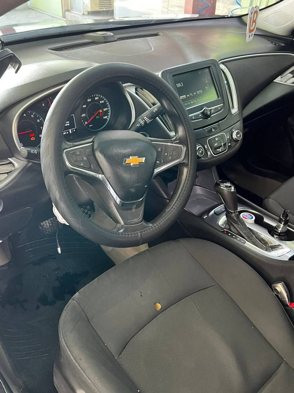 السلام عليكم ماليبو موديل 2017 السيارة كير مكينه بشرط حدادي تحتاج شي  بصيط تبريد تفه بشرط سنويه  جديده بسمي السياره  بيه 3 قطع بدون دوخل سونر موجود بنيد وجامرلغات ثنيه امامي 
تحويل وكال خادم  حجم المكينه 1500 توربو
مكان السياره حالين بغداد او سليمانيه 
السعر 93 
***********
