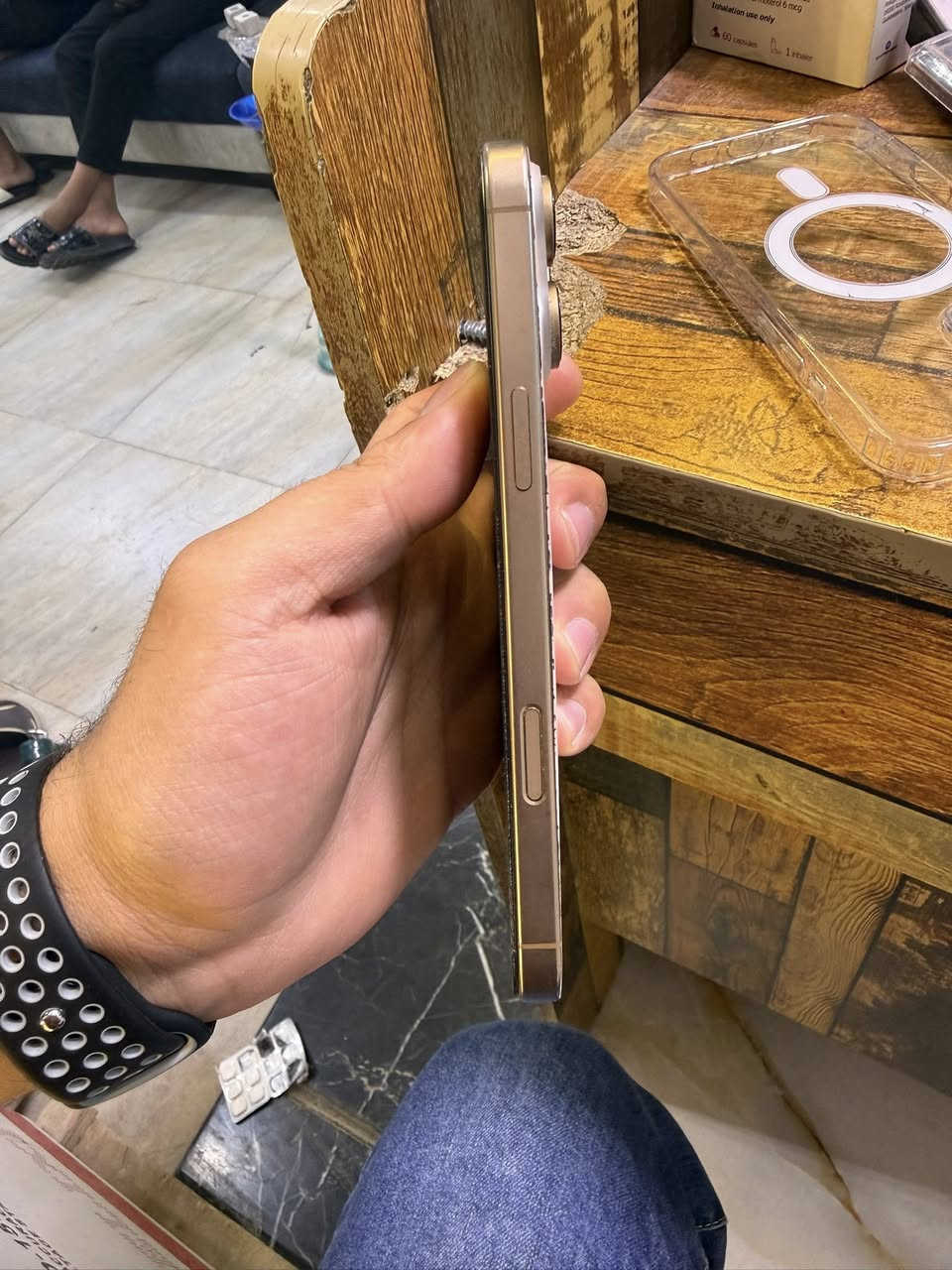 سلام عليكم 16برو ماكس مبدل شاشه وضهر بي هاذ فطر زغير مبين بل كلاص مالته بطاريه 93دخل ضمان مكاني بغداد الشعب بصمه شغاله جهاز حلو سعره 750بي مجال سعر 13تره مكاني بغداد الشعب 
***********
