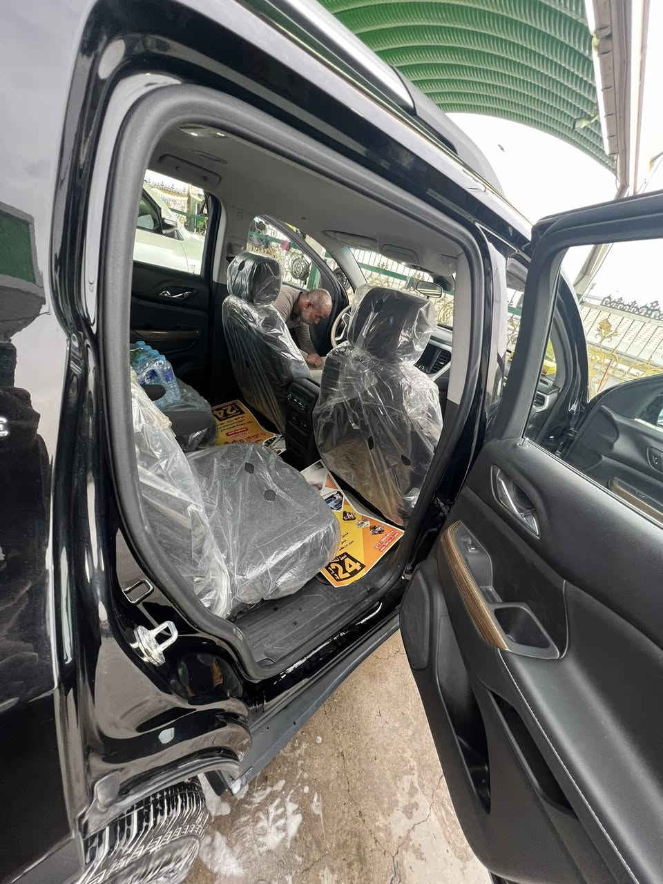 السلام عليكم

‏ GMC Acadia 2023 SLT

( دخول جديد ) 

فول مواصفات للأخير عدا الفتحة  

٧ راكب - ٣ قطع تبريد

محرگ 4 سلندر تيربو  

‏- تشغيل عن بعد 
صندوق كهرباء ( ويفتح بالرجل ايضا ) - سستم صوت (bose) - داتا شو - تدفئة كشنات - كشنات كهرباء

‏‎تحديد مسار - اوتو ستوب - توقف ذاتي عند الاقتراب من السيارات - قفل تلقائي - مراية تعتيم ذاتي + اشاير  - سايد بريك بصمة - فول تحكمات ستيرن - اضاءة العالي اوتو - لايت ٣ عدسات - منظومة زنون بلادي  

‏‎وبعد بيها هواااي مواصفات

‏‎سعرها230💵  

‏‎السيارة جديدة بمعنى الكلمة وبالواقع بعد احلى وكل التفاصيل مذكورة بالكامل اي استفسار ثاني هذا رقم***********
