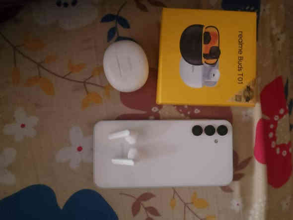 السلام عليكم ورحمة الله وبركاته
اخوان  جهاز  سامسونج a15  ذاكرة 128  بطارية 5000 دبل شريحة للبيع + سماعات أيربوود شركت ريدمي اصلي للبيع 
متواجد فييس واتساب رقمي  ***********
