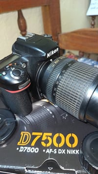 نيكون D7500 • عدسة 18-140 • خلل فوكس