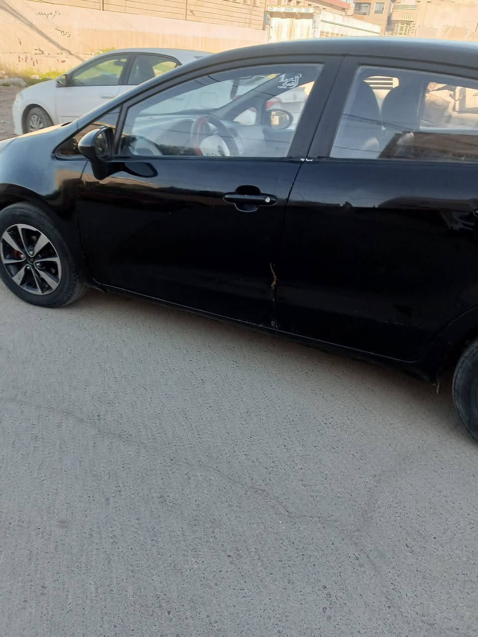 سياره كيا ريو دبدوب موديل 2012 عندي وكاله بيها ثلاث قطع صبغ كابون بيها سعر 73 بيها مجال  محرك دوش 16
***********
