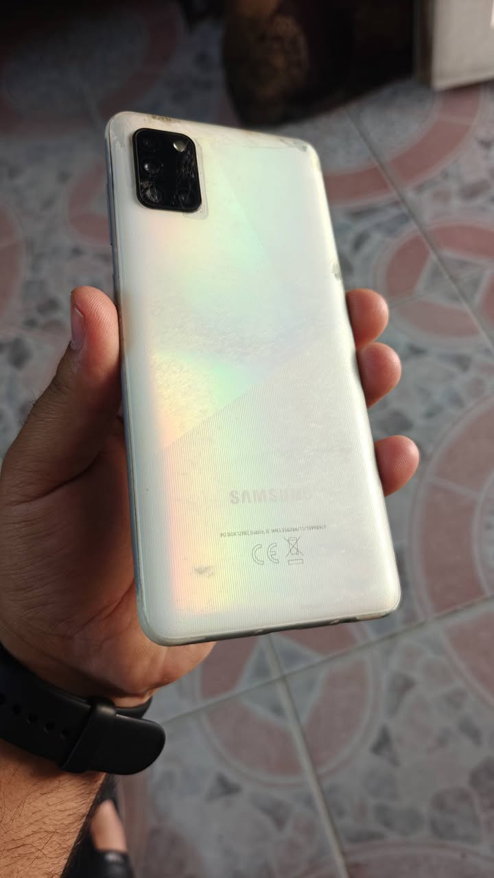 للبيع: سامسونج Galaxy A31 مستعمل 📱✨
🔹 الذاكرة: 128 جيجا.
🔹 الرام: 4 جيجا.
🔹 الحالة: الجهاز شغال مابيه كلشي
الشاشة بيها طبع و مبدل قاعده الشحن 
​💰 السعر: 75 ألف دينار (بيه مجال بسيط للشراي).
🔍 الجهاز يُفحص بمكاني وتأخذه
***********
