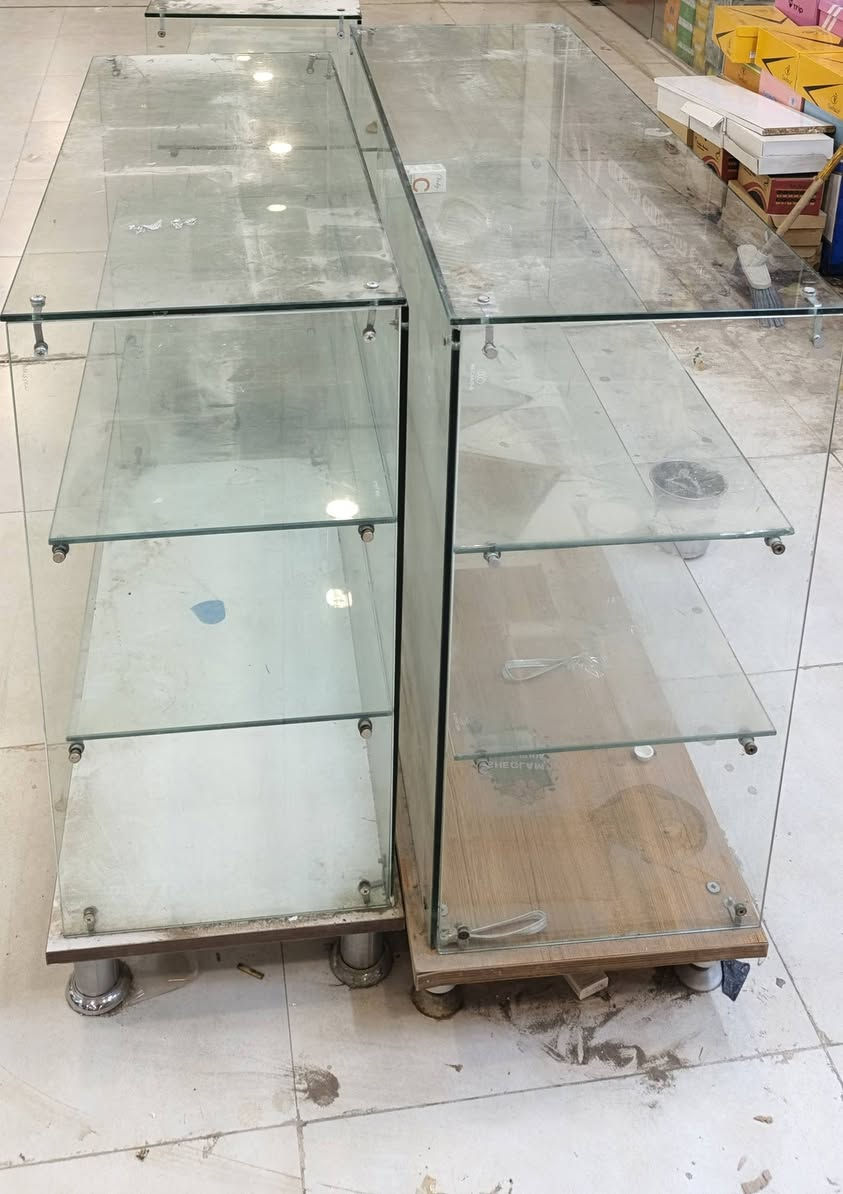 ميوزه جام نضاف كلش بس عوزهن غسل وميز كاشير طوله ١٨٠ ارتفاع ١١٠ النجف ***********
